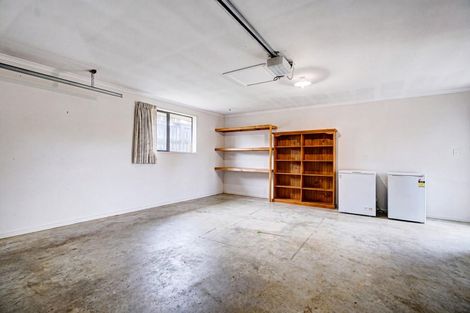 Photo of property in 11 Plumstead Rise, Glen Eden, Auckland, 0602