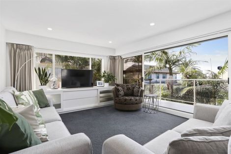 Photo of property in 5a Craig Road, Milford, Auckland, 0620