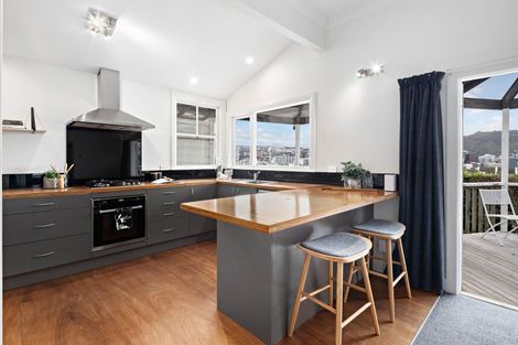 Photo of property in 6 Doctors Common, Mount Victoria, Wellington, 6011