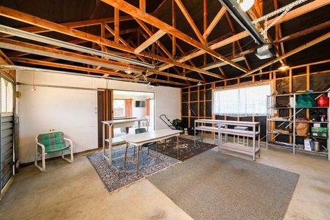 Photo of property in 46 Hillcrest Drive, Kelvin Grove, Palmerston North, 4414