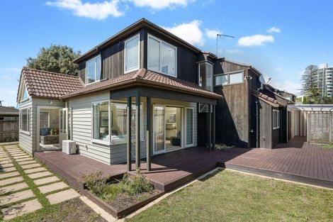 Photo of property in 2/57 Kitchener Road, Milford, Auckland, 0620