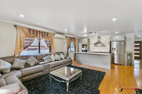 Photo of property in 10a Evans Road, Weymouth, Auckland, 2103