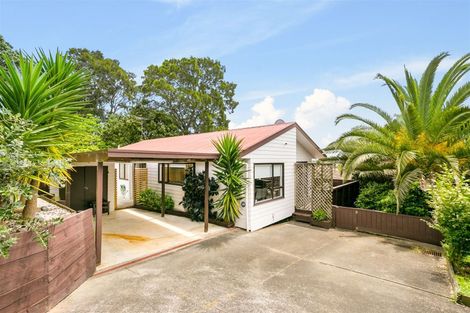 Photo of property in 2/28 Royal Road, Massey, Auckland, 0614