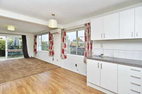 Photo of property in 1/9 Valecrest Avenue, Parklands, Christchurch, 8083