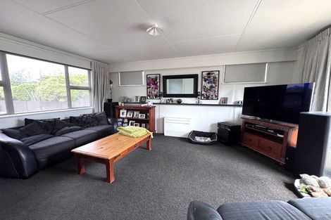Photo of property in 110 Ruamahanga Crescent, Terrace End, Palmerston North, 4410