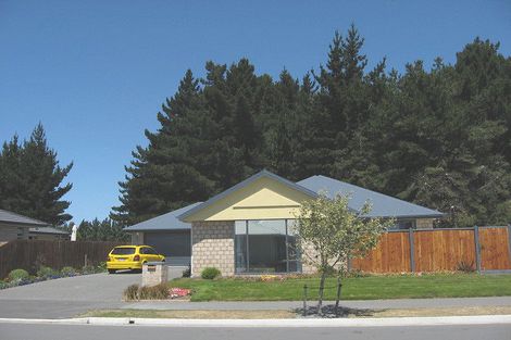 Photo of property in 31 Pohutukawa Crescent, Parklands, Christchurch, 8083