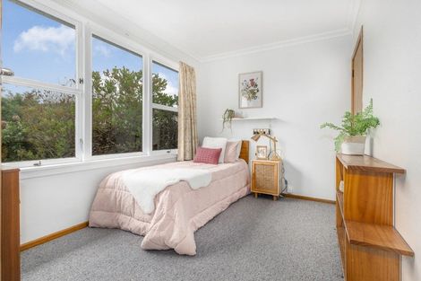 Photo of property in 11 Karaka Crescent, Levin, 5510