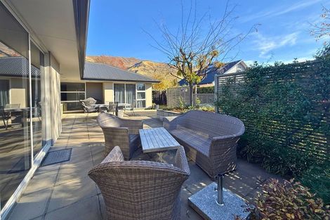 Photo of property in 28 Kelliher Drive, Wanaka, 9305