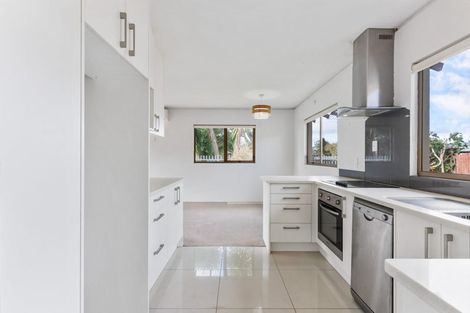 Photo of property in 2/146 Queen Street, Pukekohe, 2120