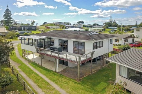 Photo of property in 618a Pukehina Parade, Pukehina, Te Puke, 3189