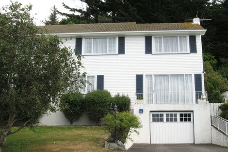 Photo of property in 18 Breton Grove, Kingston, Wellington, 6021
