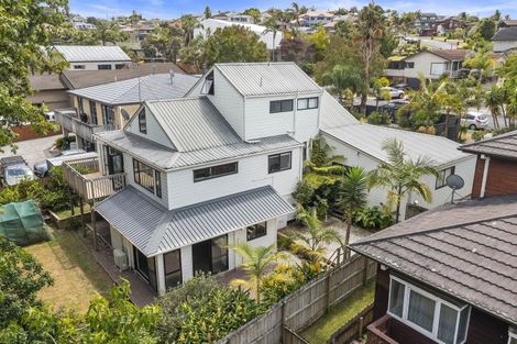 Photo of property in 50 Lagoon Way, West Harbour, Auckland, 0618