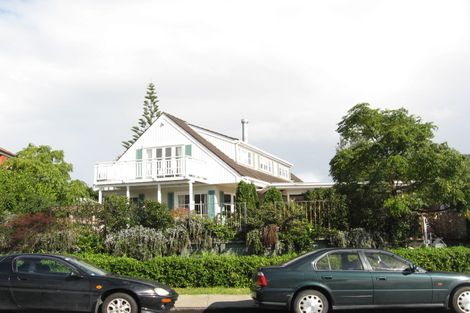 Photo of property in 16 Paisley Street, Mellons Bay, Auckland, 2014