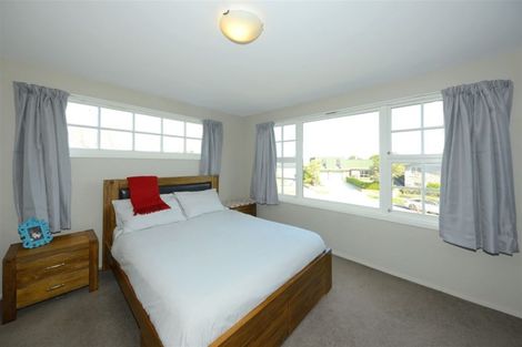 Photo of property in 11 Hillcrest Place, Avonhead, Christchurch, 8042