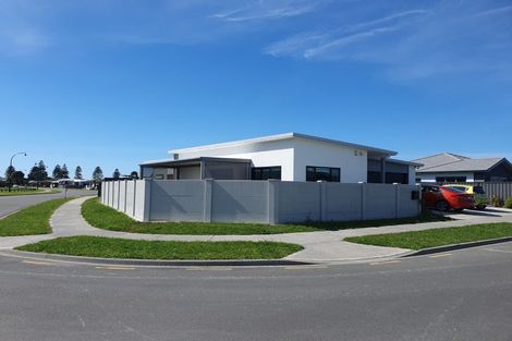 Photo of property in 33 Waimakariri Drive, Te Awa, Napier, 4110