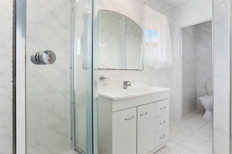 Photo of property in 10 Serjeant Street, Henderson, Auckland, 0612