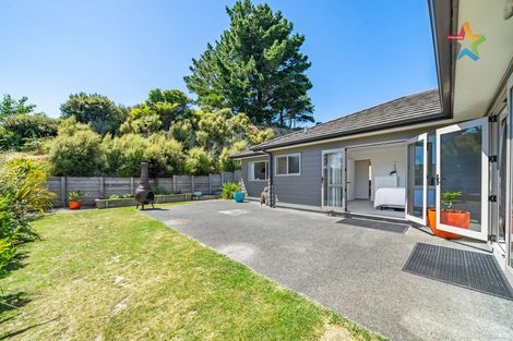 Photo of property in 45 Speldhurst Grove, Stokes Valley, Lower Hutt, 5019