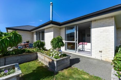 Photo of property in 10 William Hyde Place, Darfield, 7510