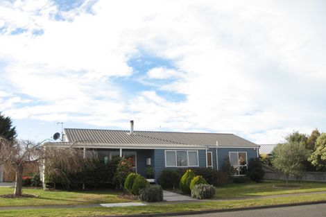 Photo of property in 14 Whiting Crescent, Greenmeadows, Napier, 4112