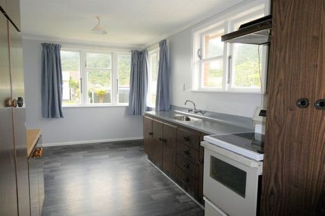 Photo of property in 84 Hall Street, Cobden, Greymouth, 7802