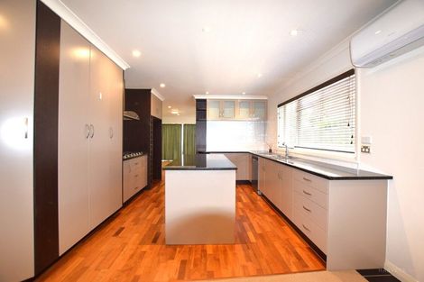 Photo of property in 14 Provence Esplanade, Te Atatu Peninsula, Auckland, 0610