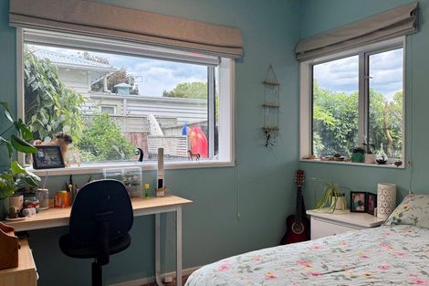 Photo of property in 249 Fifield Terrace, Opawa, Christchurch, 8023