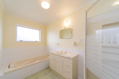 Photo of property in 78 Pacific Drive, Fitzherbert, Palmerston North, 4410