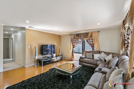 Photo of property in 10a Evans Road, Weymouth, Auckland, 2103