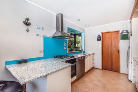 Photo of property in 8 Kallista Place, Browns Bay, Auckland, 0630
