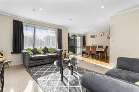 Photo of property in 115c Woodglen Road, Glen Eden, Auckland, 0602