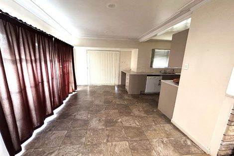 Photo of property in 40 Beaumonts Way, Manurewa, Auckland, 2102