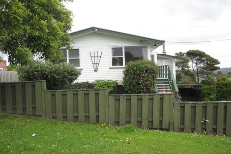 Photo of property in 28 Stanley Road, Glenfield, Auckland, 0629