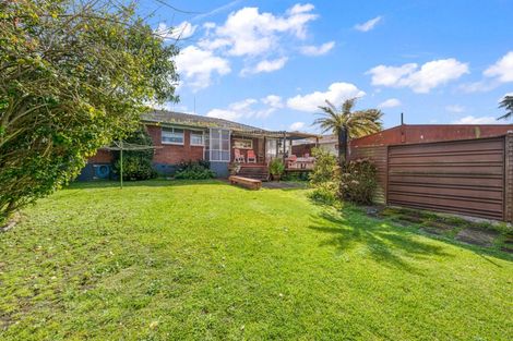 Photo of property in 82 Botany Road, Botany Downs, Auckland, 2010