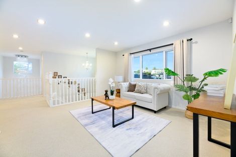 Photo of property in 4 San Casello Rise, Henderson, Auckland, 0612