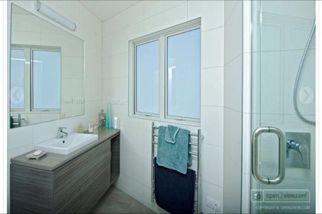 Photo of property in 2/154 Marine Parade, Mount Maunganui, 3116