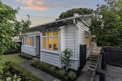 Photo of property in 29 Stafford Road, Northcote Point, Auckland, 0627