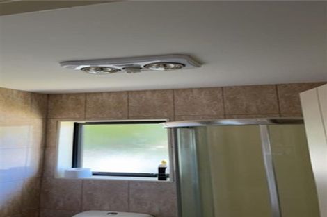 Photo of property in 24 Moor Avenue, Te Atatu Peninsula, Auckland, 0610