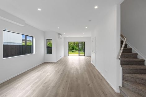 Photo of property in 49b Crestview Rise, Papakura, 2110