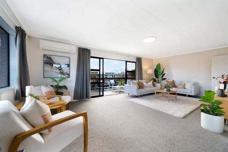 Photo of property in 2/12 Grimshaw Place, Henderson, Auckland, 0612