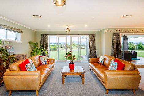 Photo of property in 21 Loveston Lane, Kelvin Grove, Palmerston North, 4470