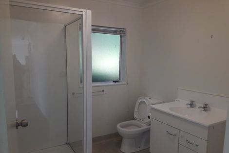 Photo of property in 64 Newlands Road, Newlands, Wellington, 6037