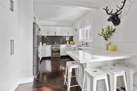 Photo of property in 12 Trelissick Crescent, Ngaio, Wellington, 6035