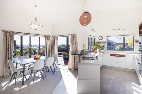 Photo of property in 111 Ruapehu Drive, Fitzherbert, Palmerston North, 4410