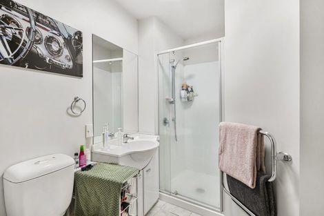 Photo of property in Atrium Towers, 5p/154 The Terrace, Wellington Central, Wellington, 6011