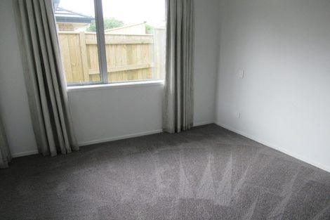 Photo of property in 65 Karaka Crescent, Levin, 5510