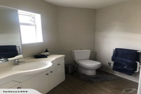 Photo of property in 4 Ellangowan Road, Waiake, Auckland, 0630