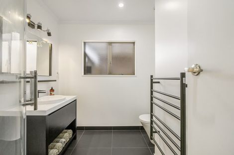 Photo of property in 3 Aztec Place, Conifer Grove, Takanini, 2112