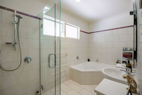 Photo of property in 17a Kopanga Road, Havelock North, 4130