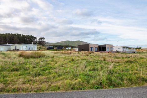 Photo of property in 12 Reefview Way, Flat Point, 5883