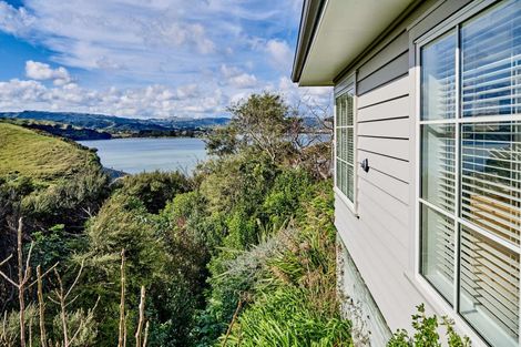 Photo of property in 21 Pendennis Point, Camborne, Porirua, 5026
